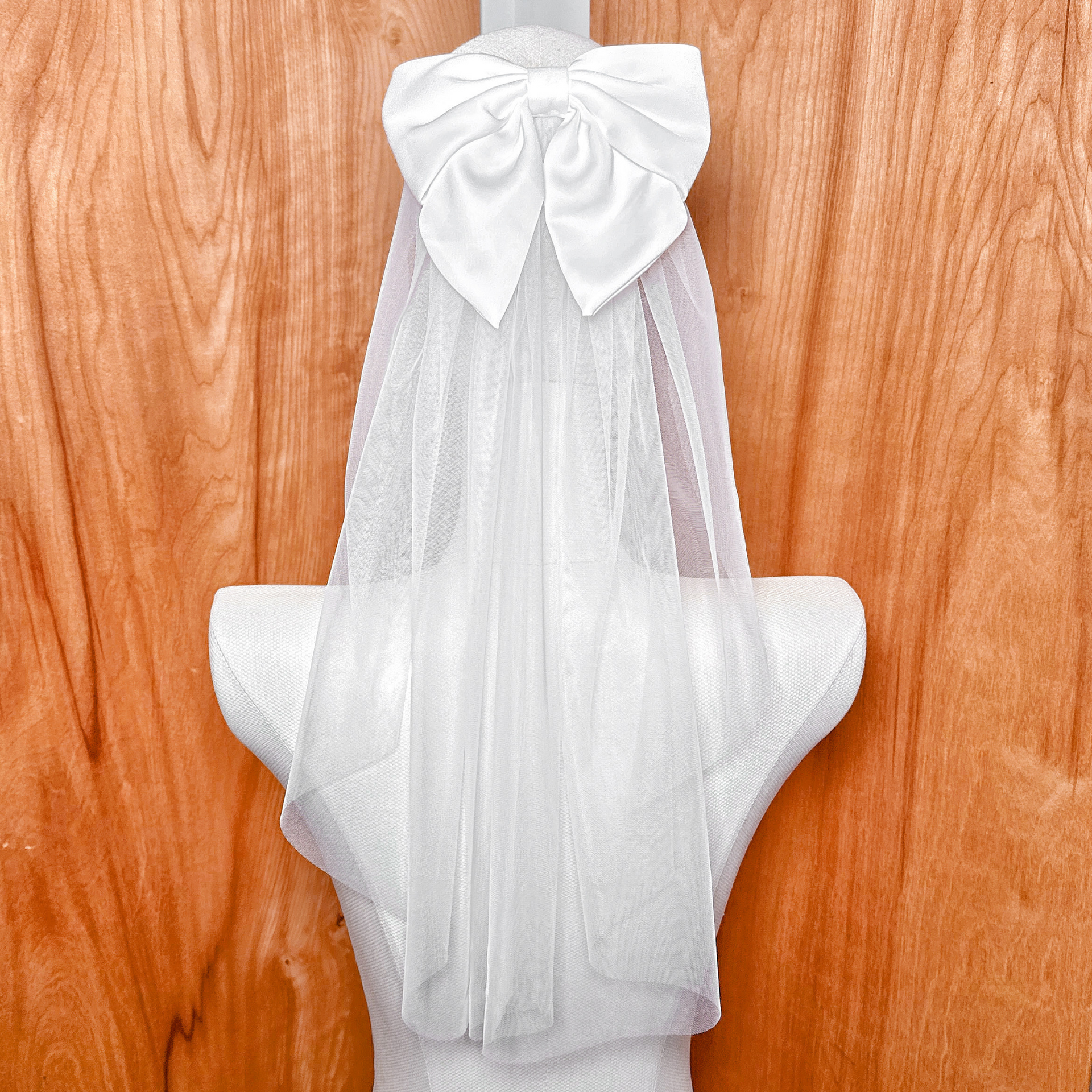 CISCO | Shoulder Length Veil with Bow