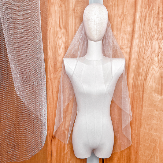 Shimmering Tulle Veil: Hip & Fingertip Length – GREER