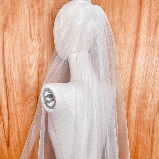 Shimmering Tulle Veil: Hip & Fingertip Length – GREER
