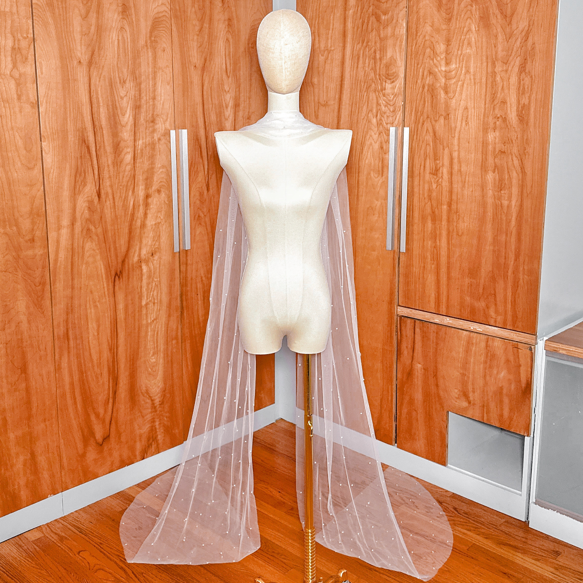 RUTH | Pearl Neck Scarf