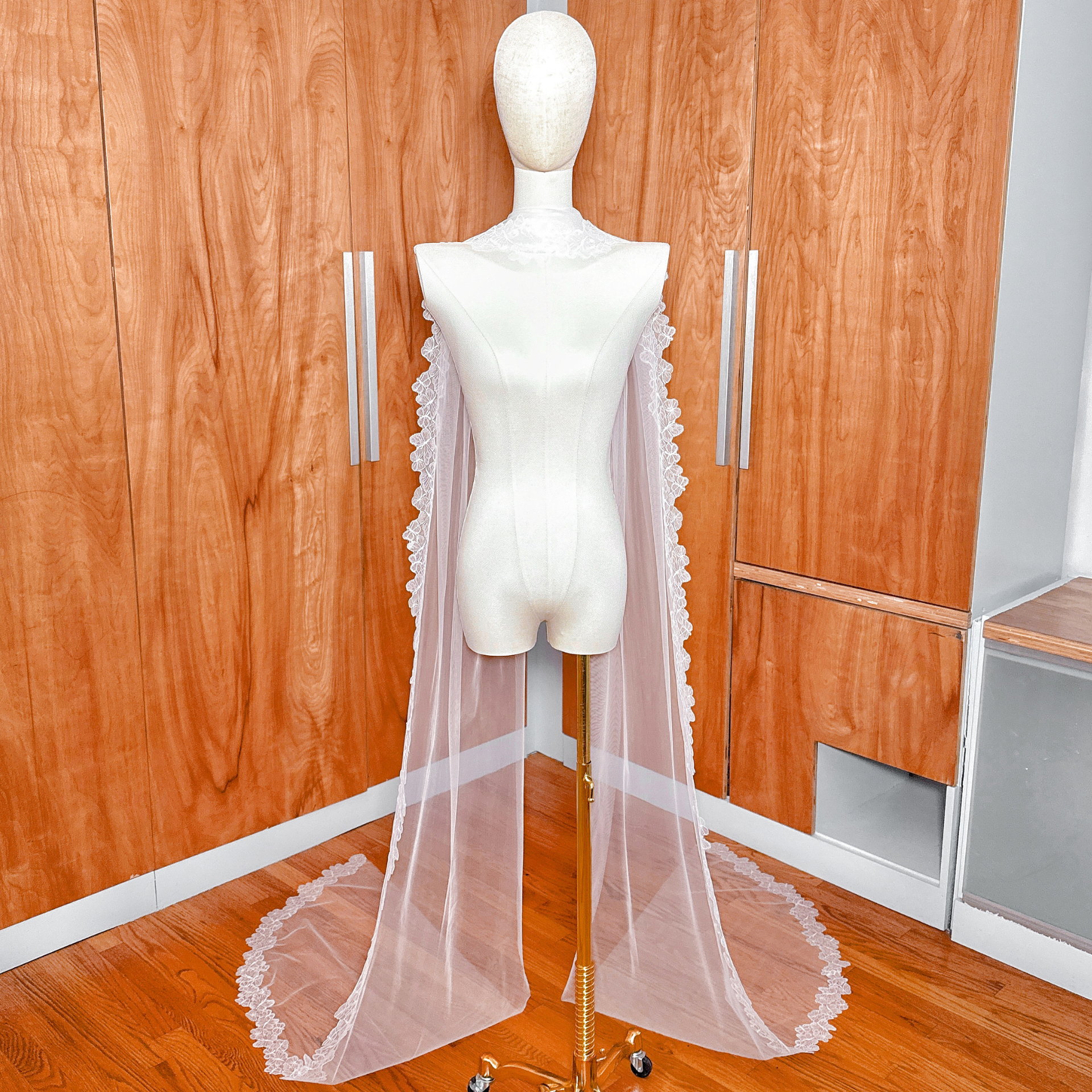 VIENNA | Lace Bridal Scarf