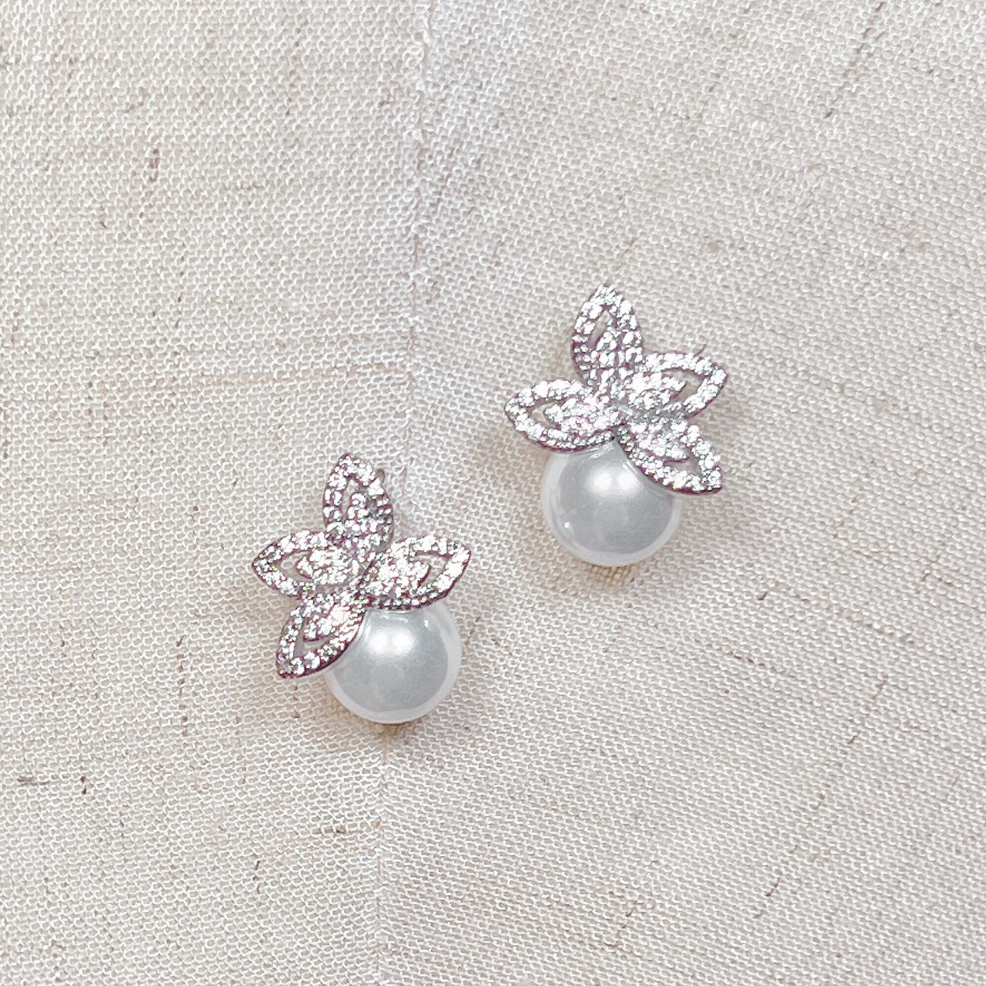 Silver Pearl Studs Earrings