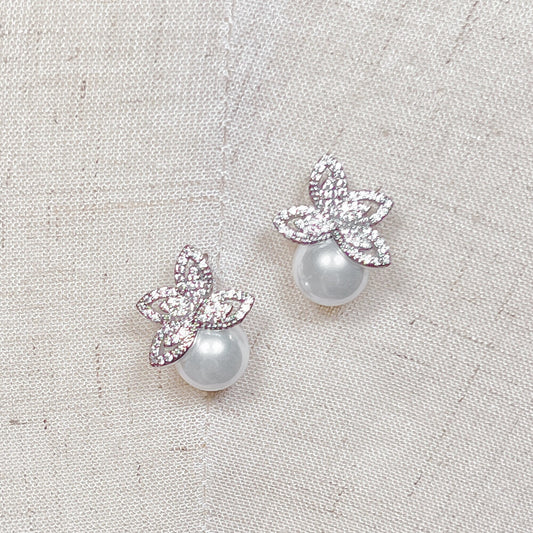 Silver Pearl Studs Earrings