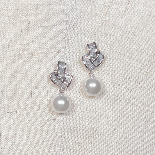 Dangling Pearl Earrings