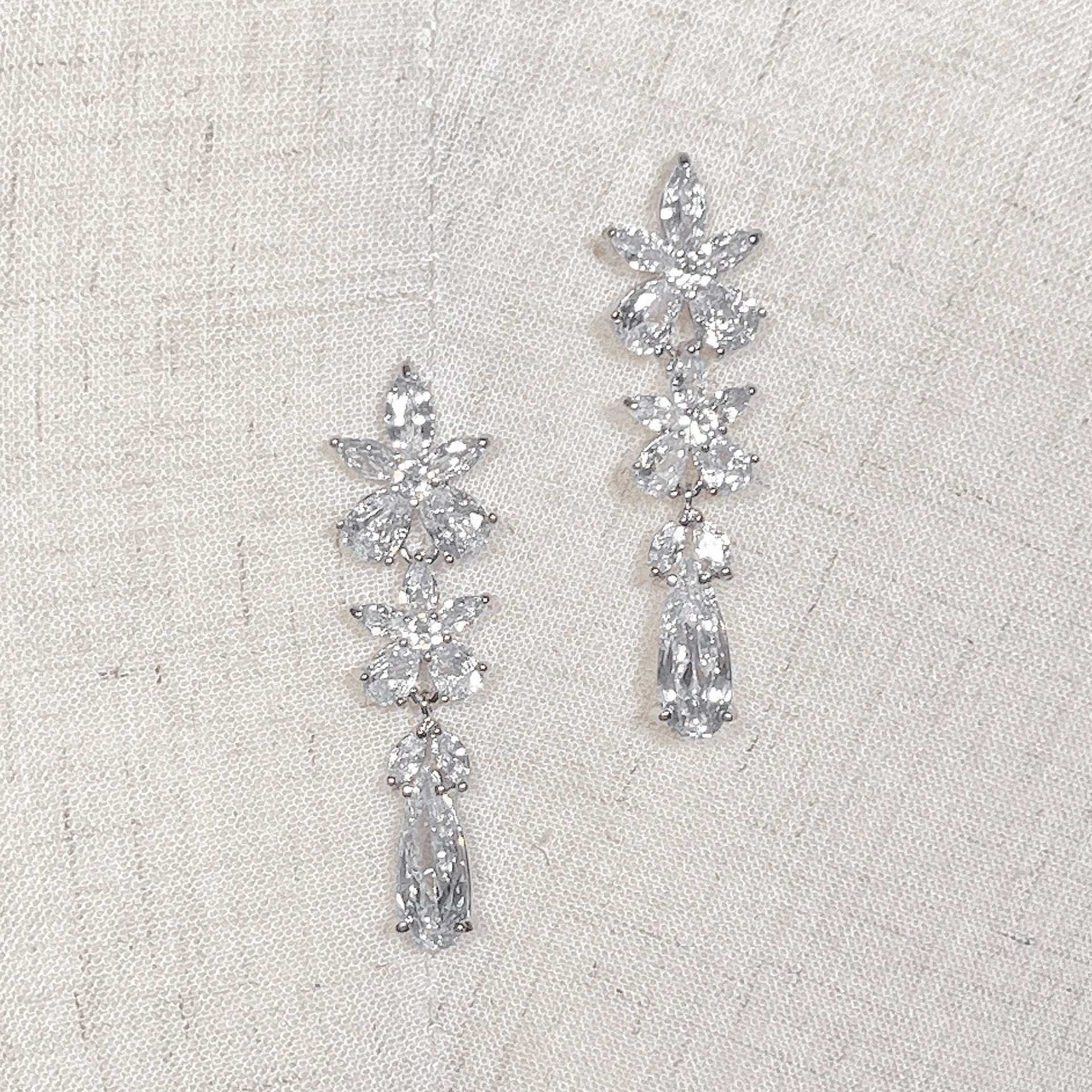 CARRINGTON | Dangle Wedding Earrings