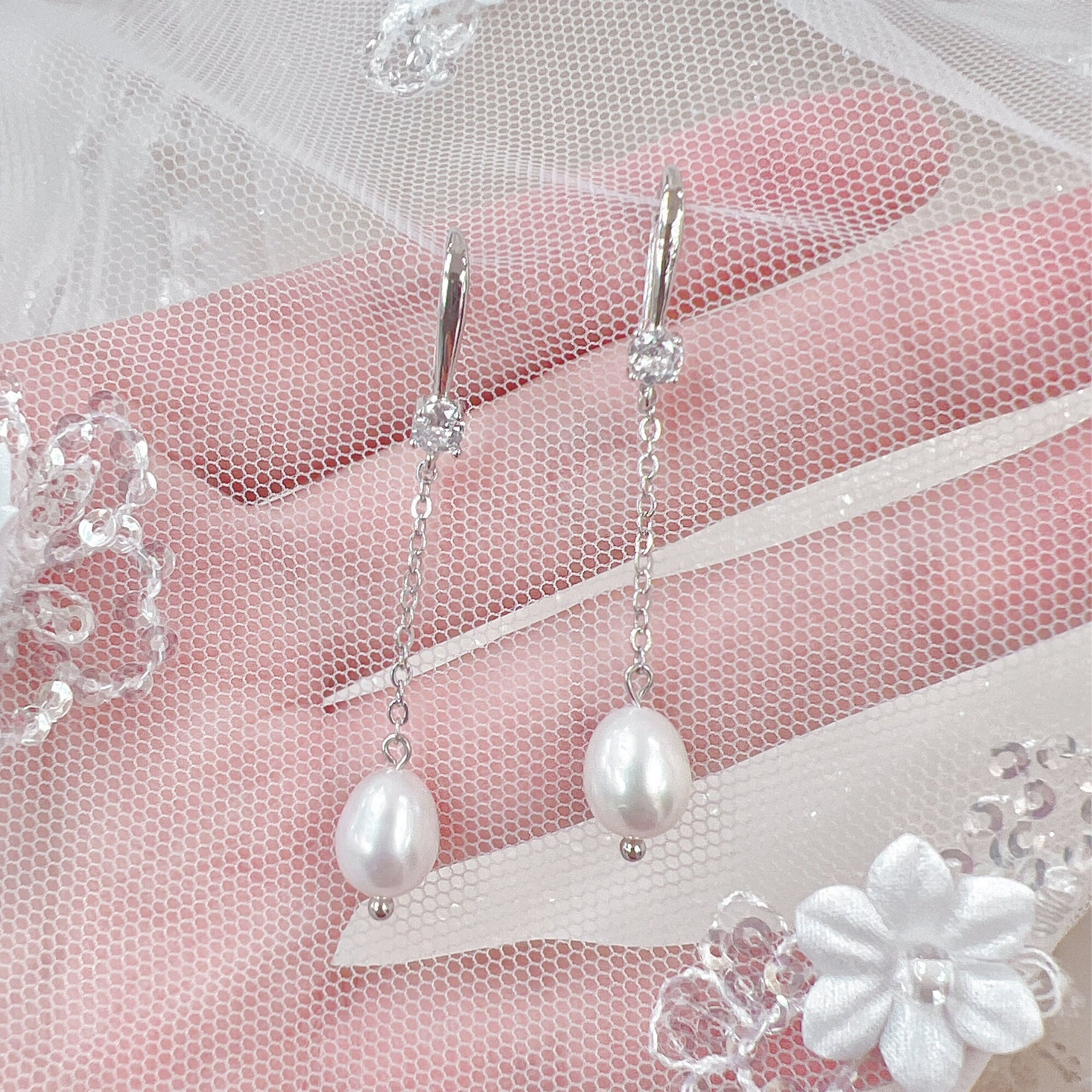 Simple Dangle Pearl Earrings