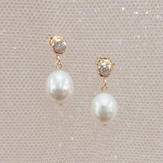Dangling Pearl Earrings
