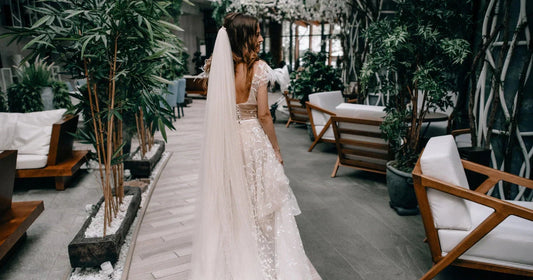 Does Your Veil Have to Match Your Dress? What Experts Really Say