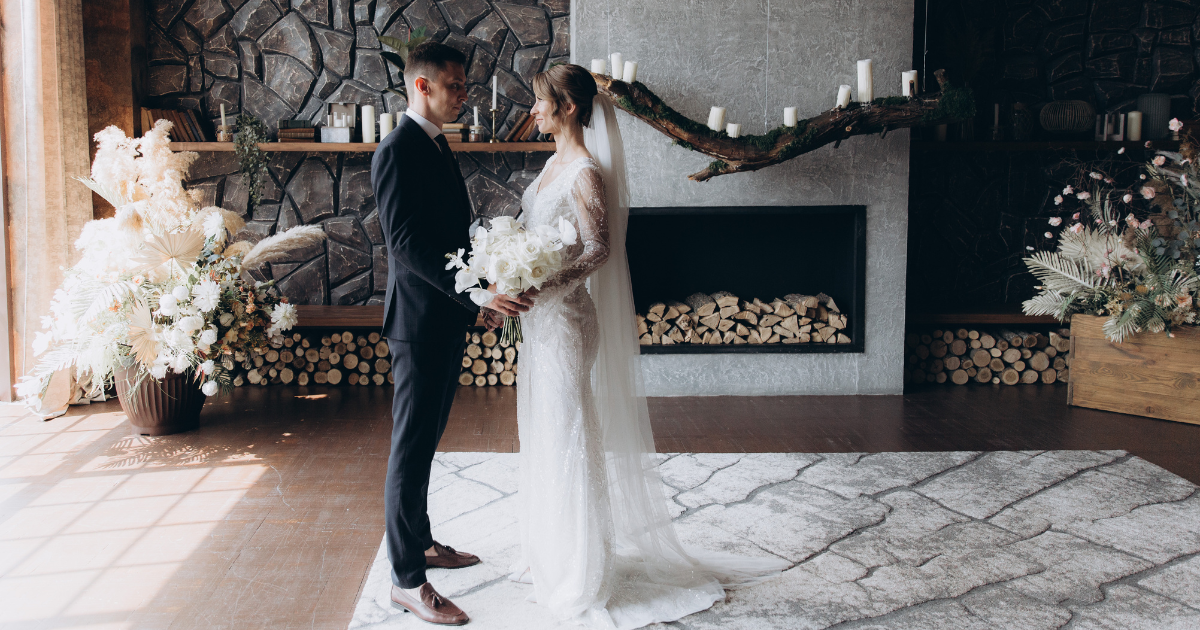 Floor vs Chapel Length Veil: Match Your Dress Style & Venue