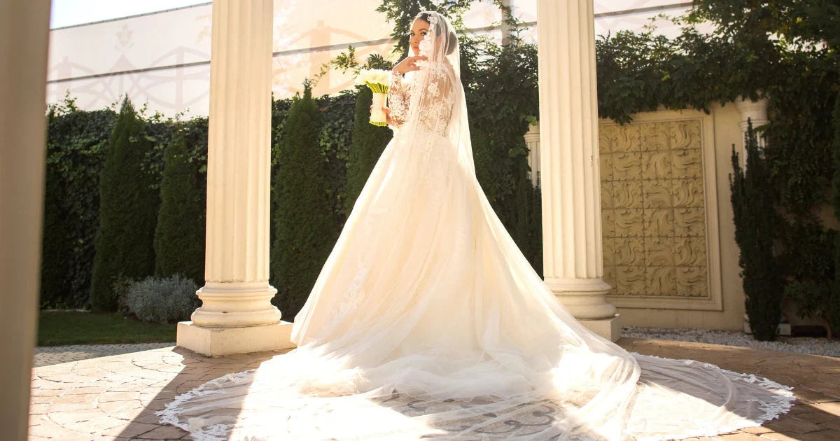 What's Longer Than a Cathedral Veil? Expert Guide to Statement Veils ...
