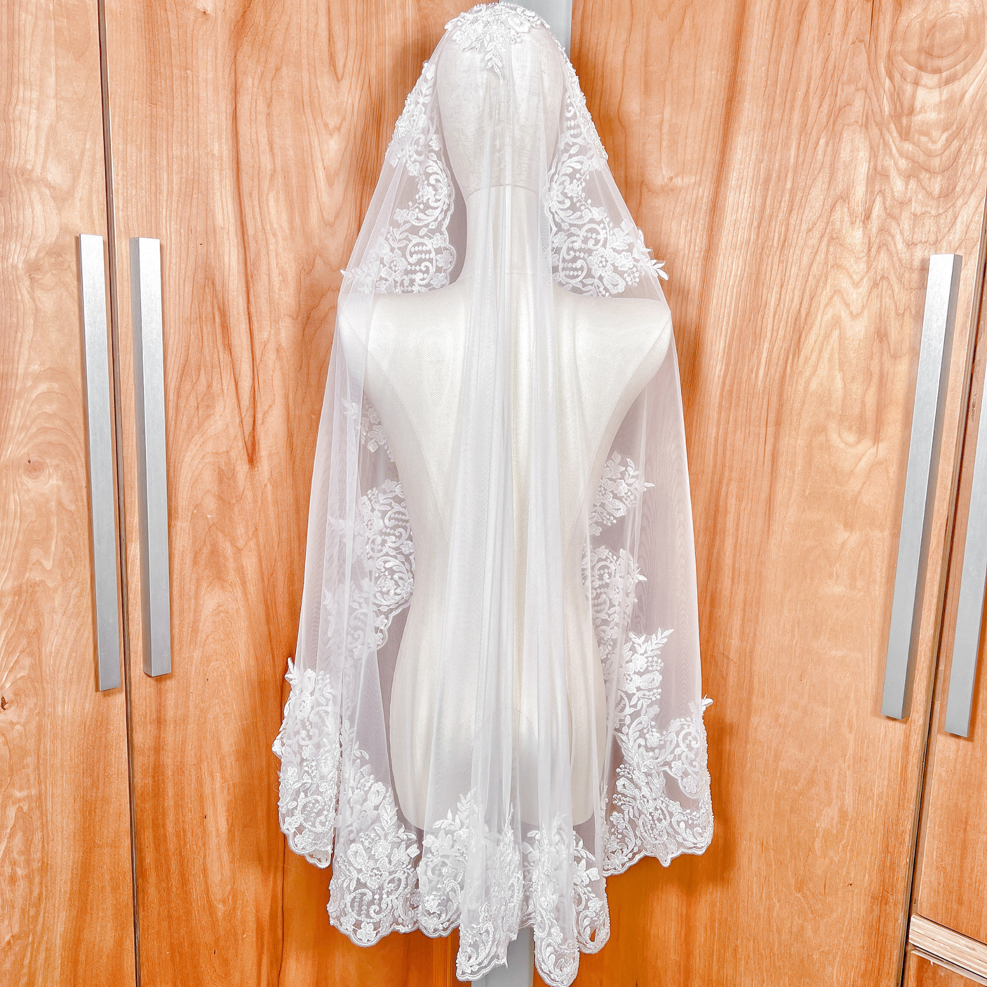 DANNA | Beaded Lace Mantilla Veil