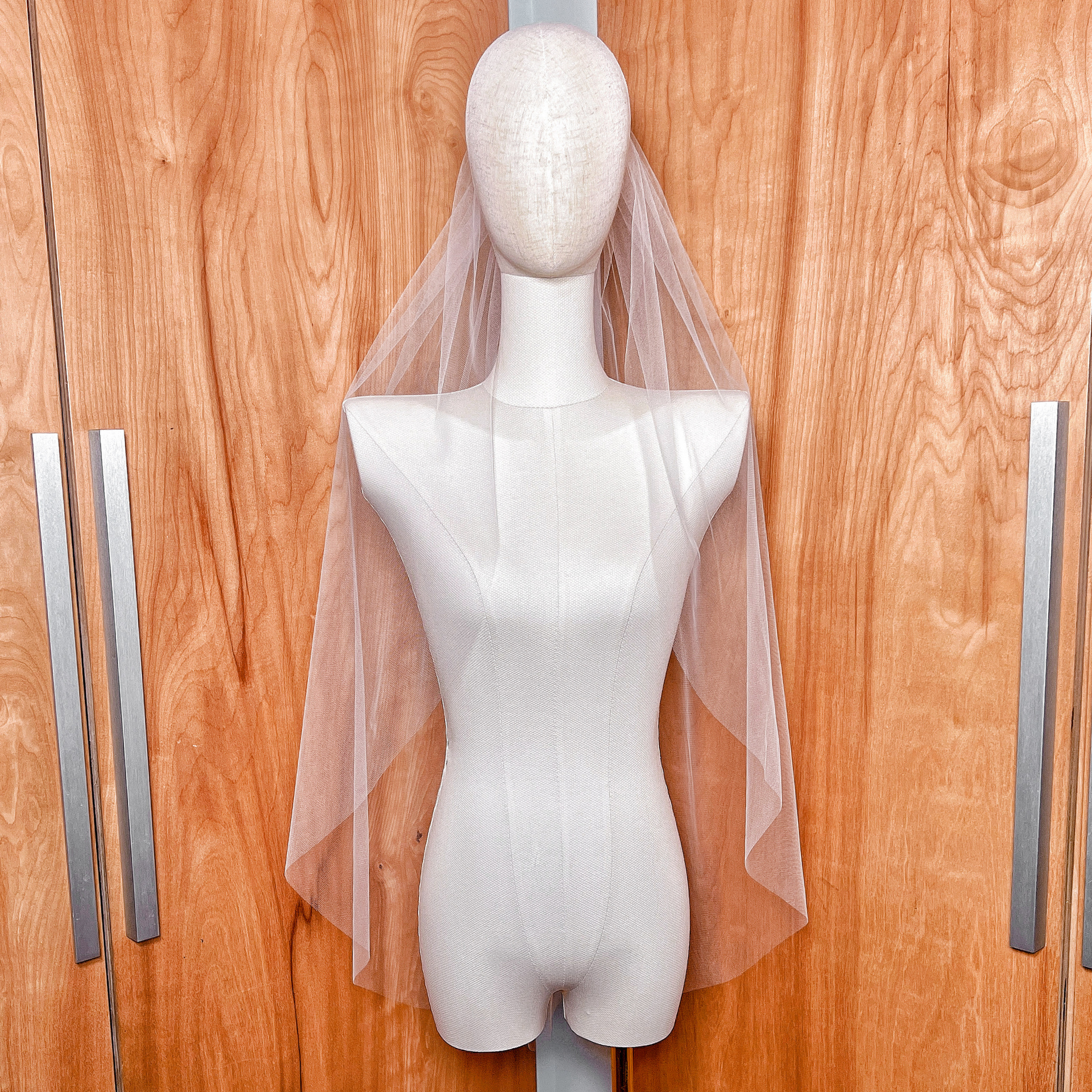 EMERSON | Classic Fingertip Length Veil