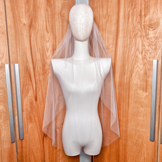 Minimalist Raw Edge Veil: Hip & Fingertip Length – EMERSON