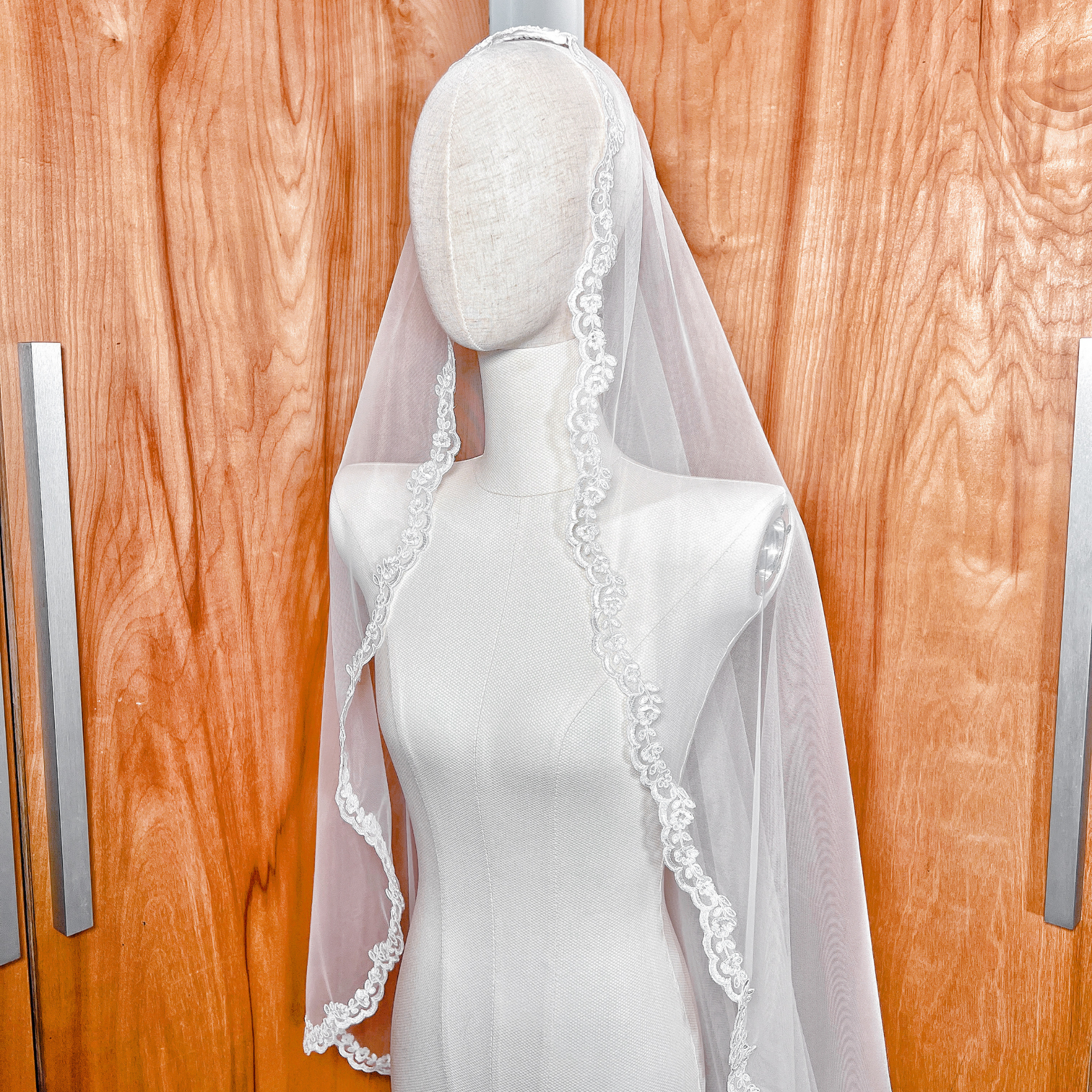 EMERY | Lace Mantilla Veil