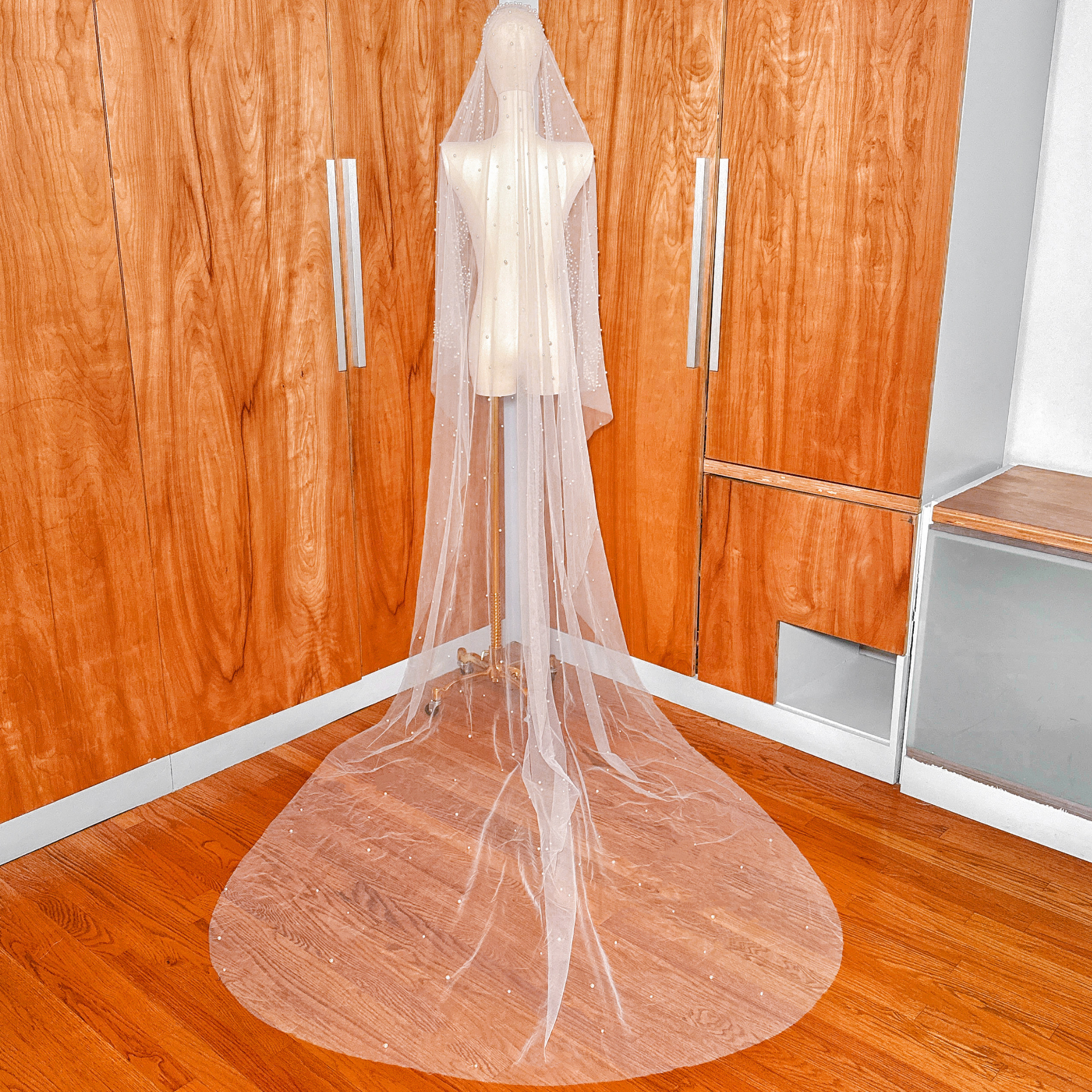 IDOL | Pearl Mantilla Veil