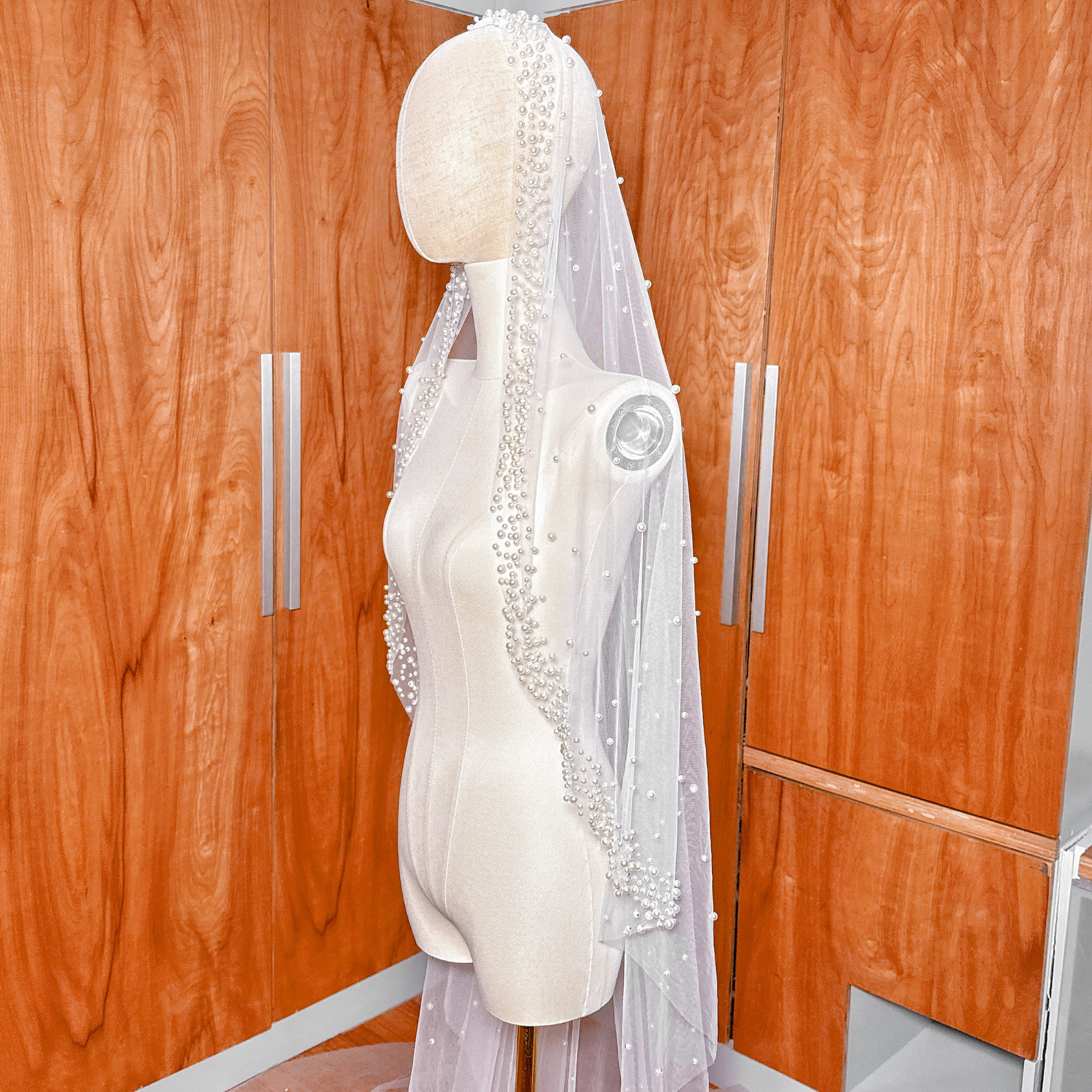 IDOL | Pearl Mantilla Veil