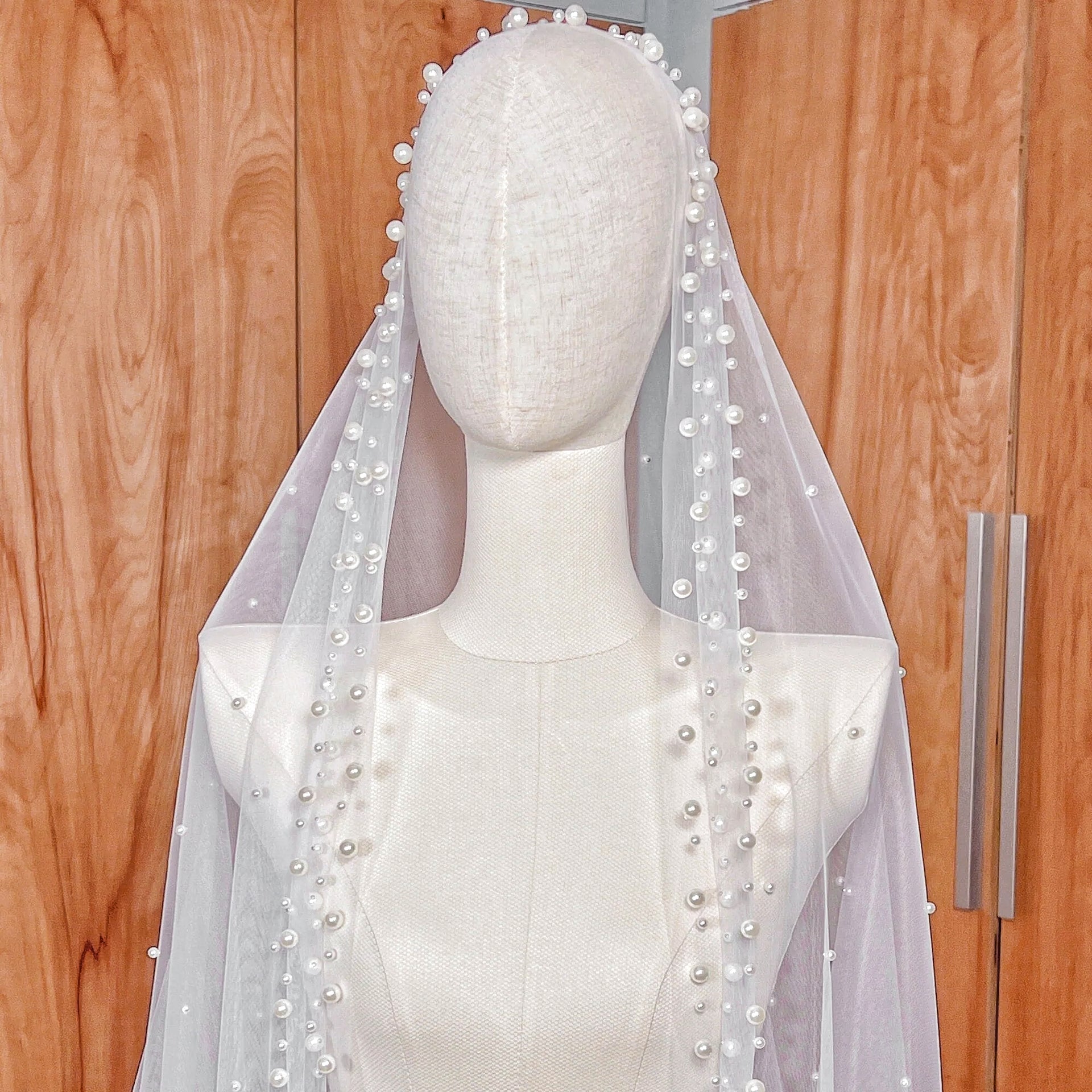 PHOEBE | Long Pearl Veil