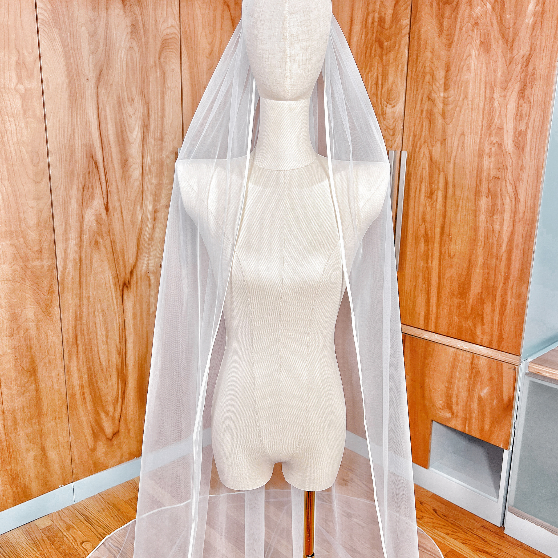 THORA | Satin Edge Veil