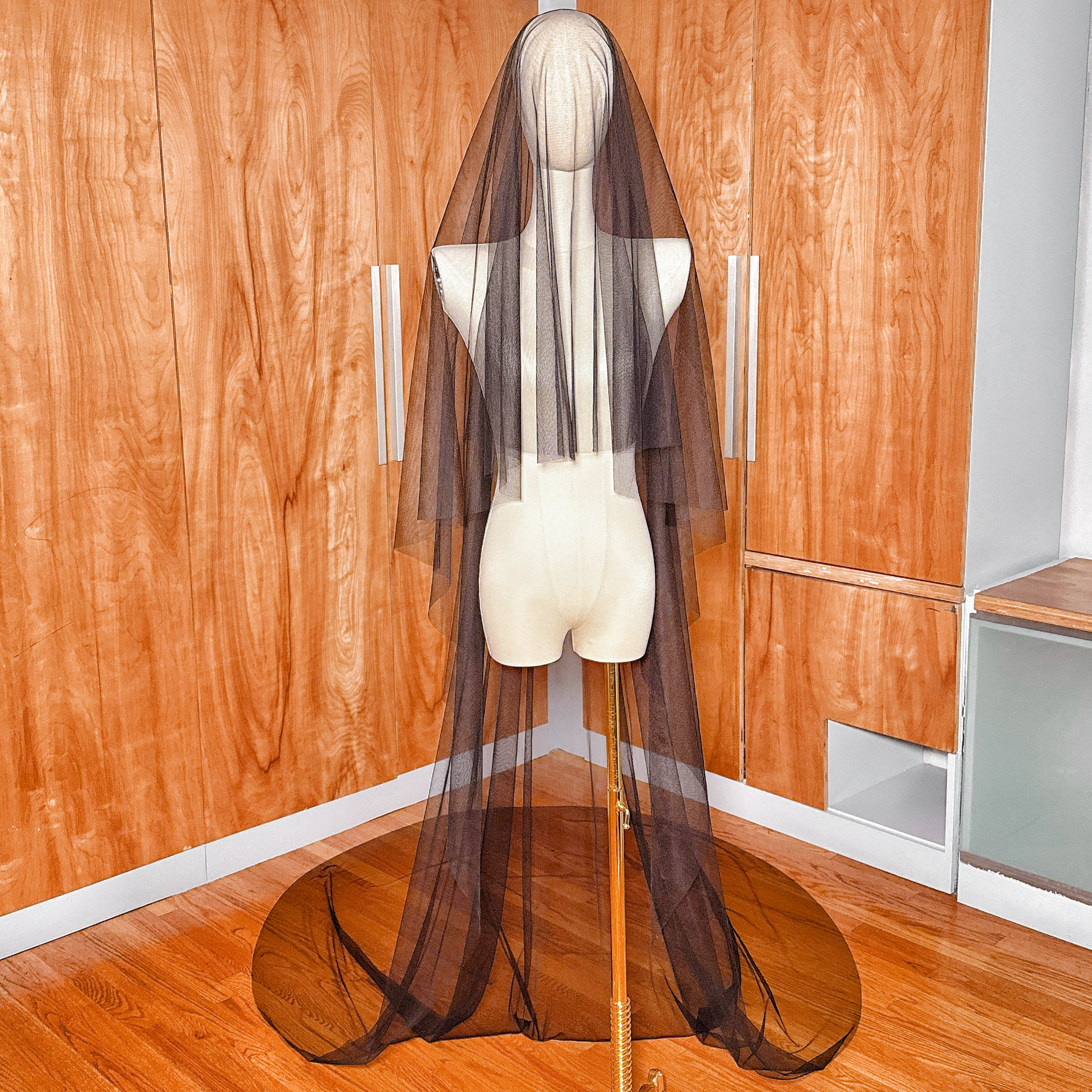 UNFORGETTABLE | Black English Net Veil