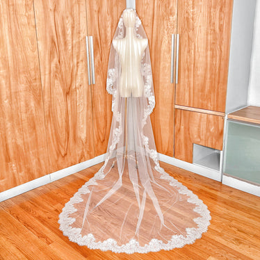 Chantilly Lace Bridal Mantilla Veil - Cathedral & Chapel  display picture 2
