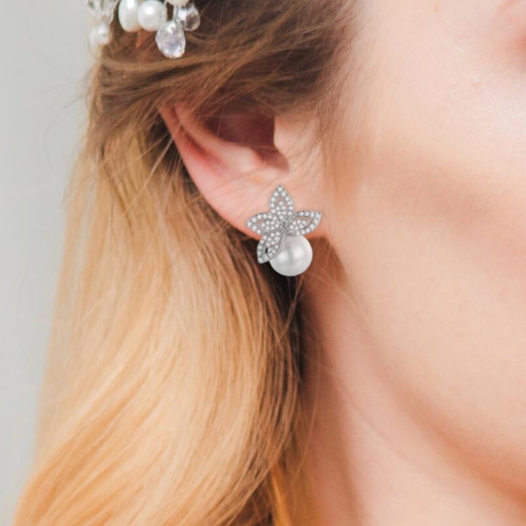 Silver Pearl Studs Earrings