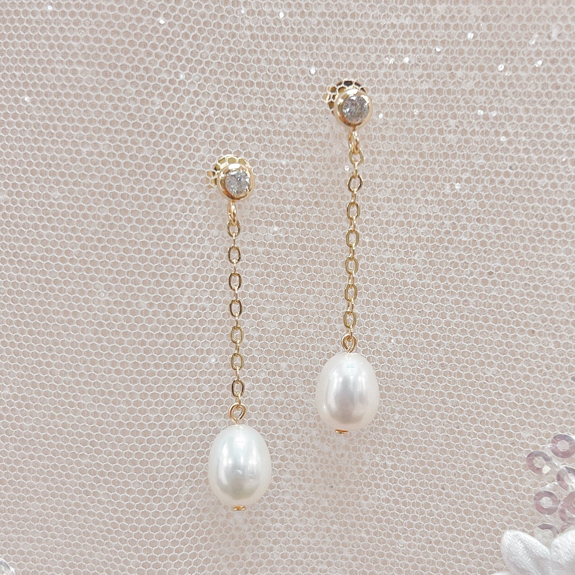 Dangle Pearl Earrings