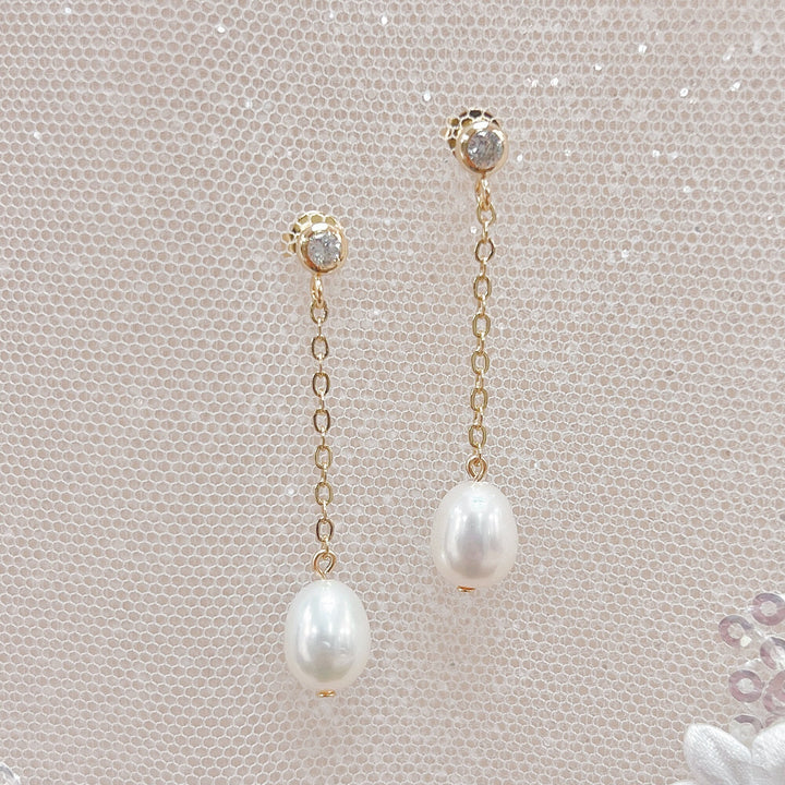 Dangle Pearl Earrings