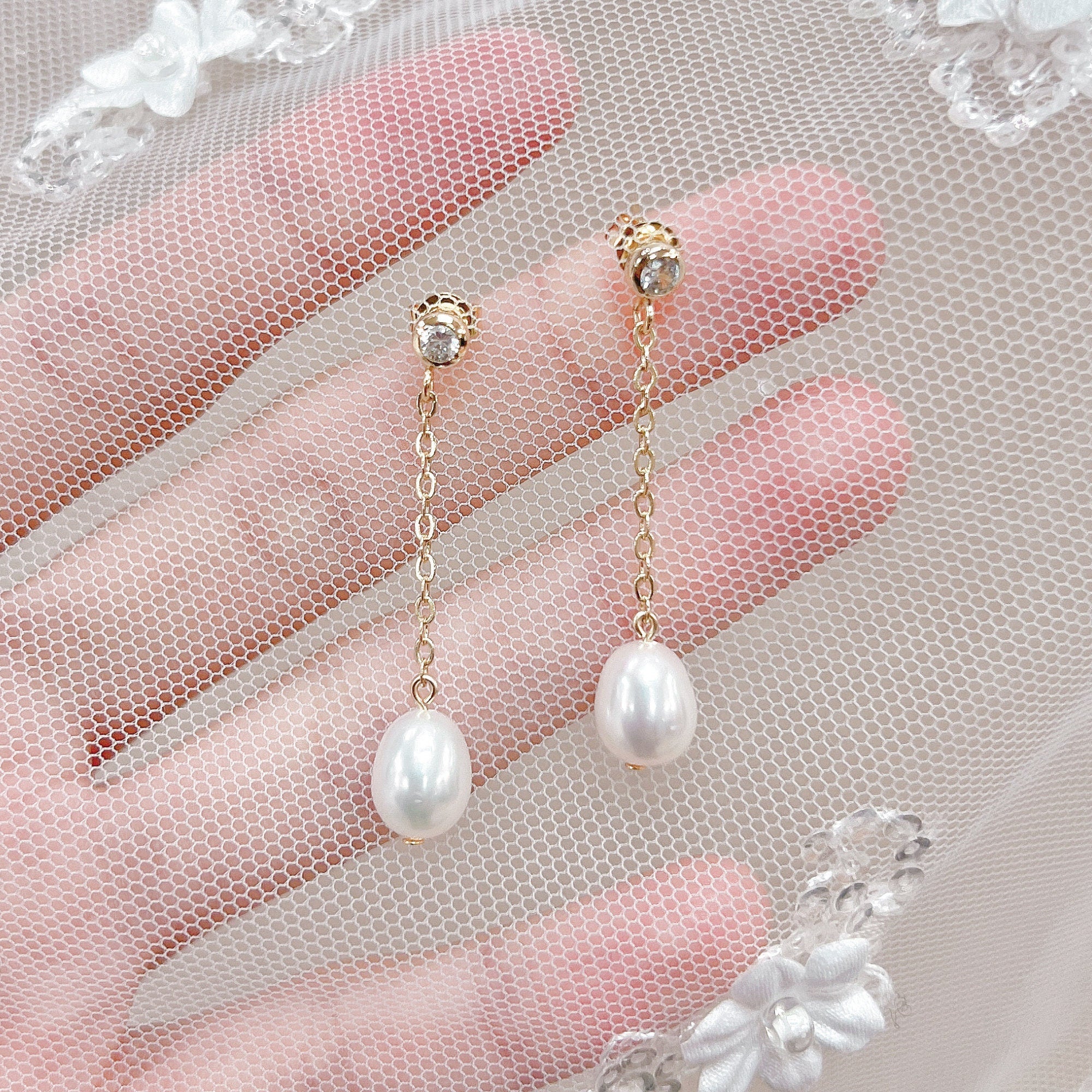 Dangle Pearl Earrings