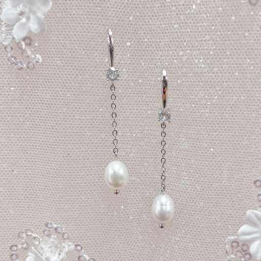 Simple Dangle Pearl Earrings