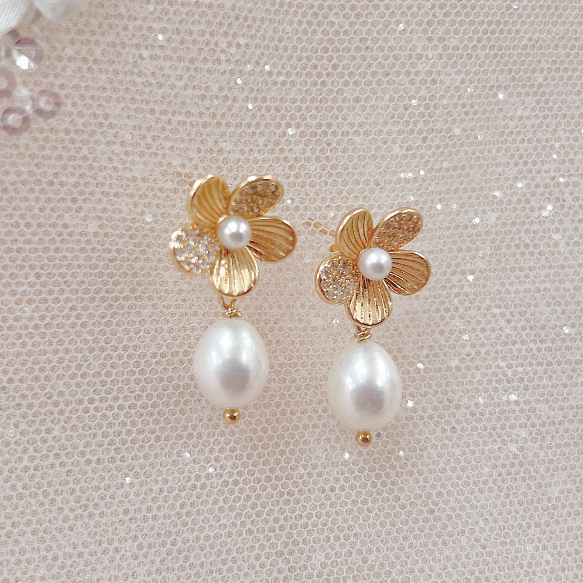 Pearl Floral Earrings