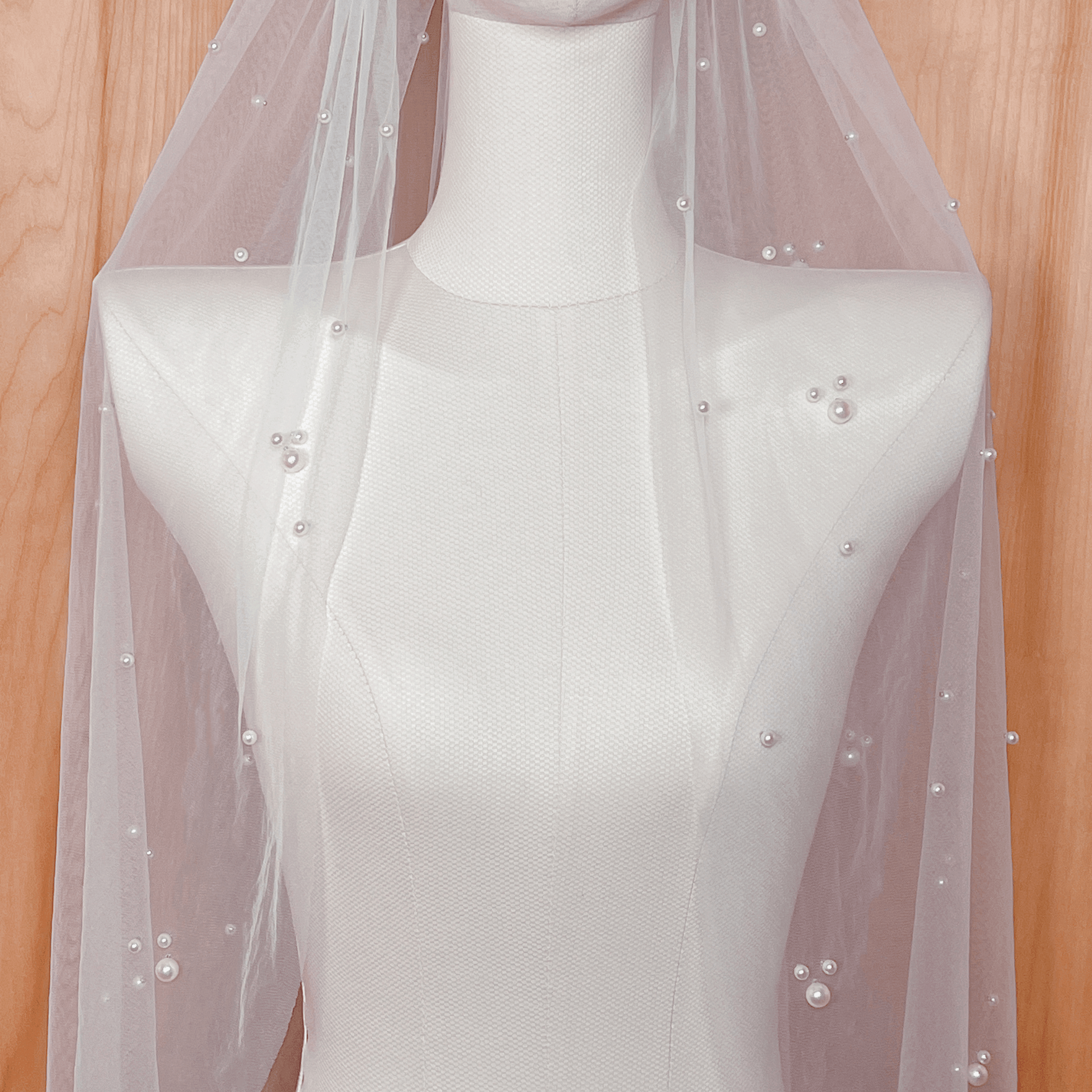 Scattered Pearl Veil with Mixed Size Pearl