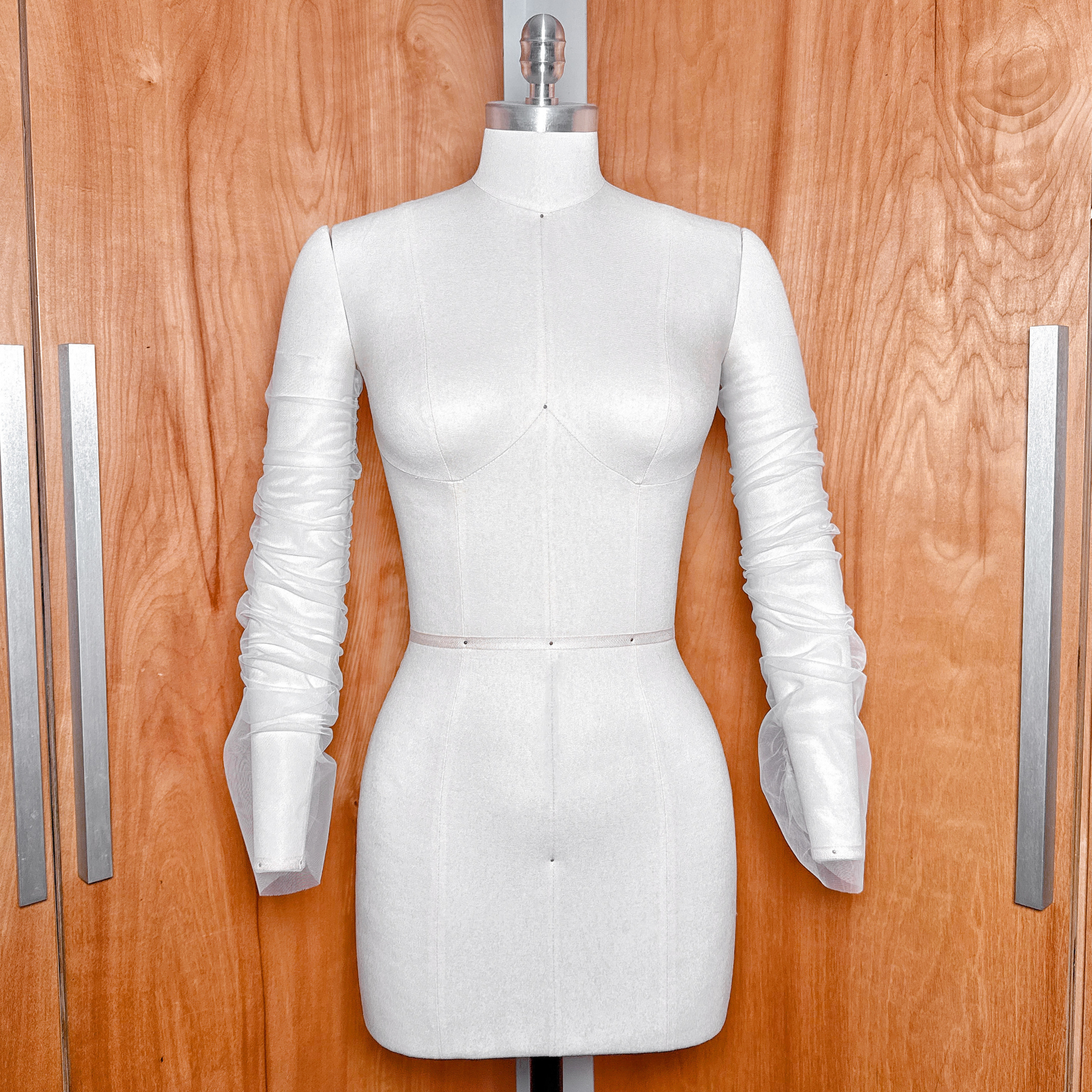 Premium sheer ruched tulle detachable sleeves, showcasing a modern 2-in-1 bridal look.