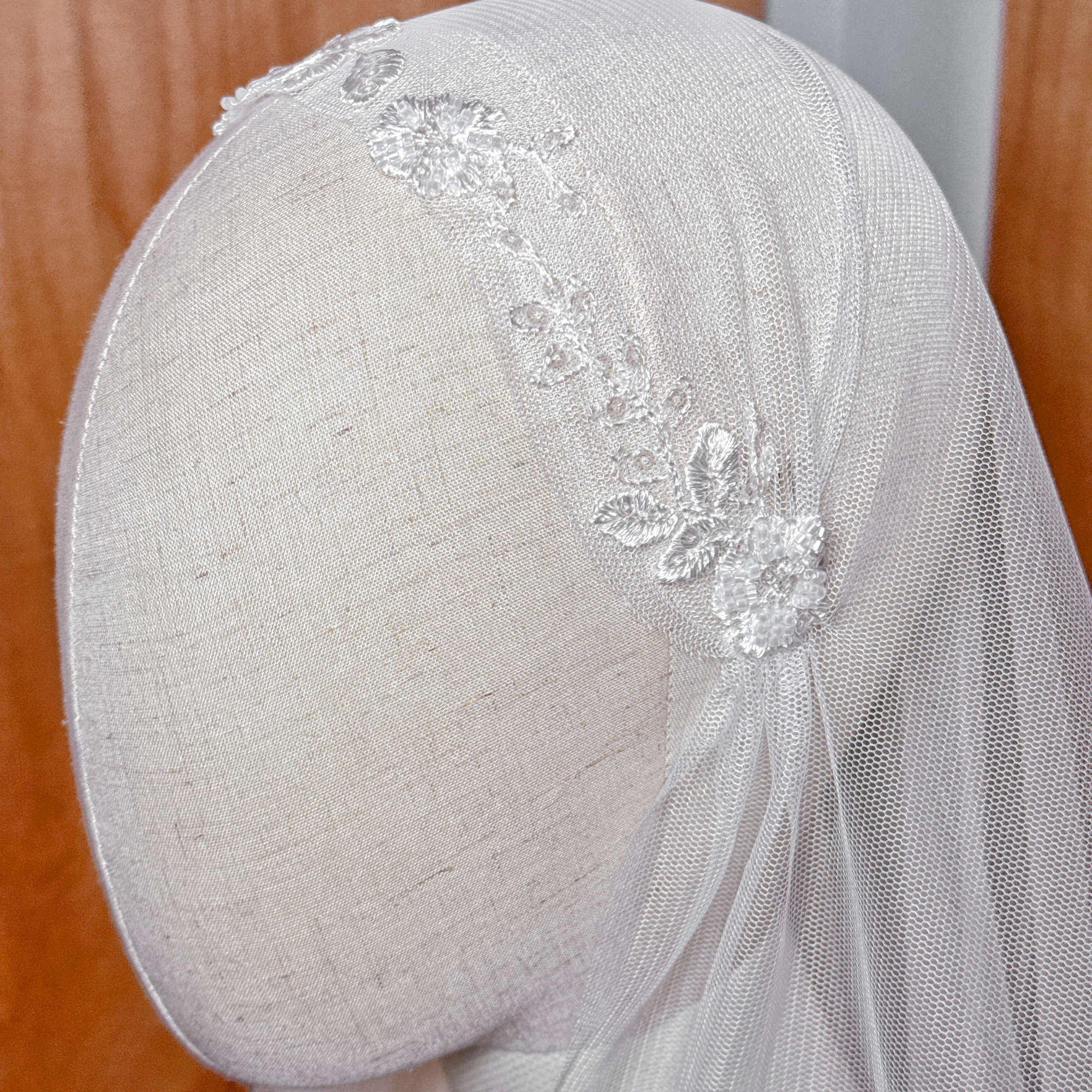 Vintage style Juliet cap veil with beaded lace.